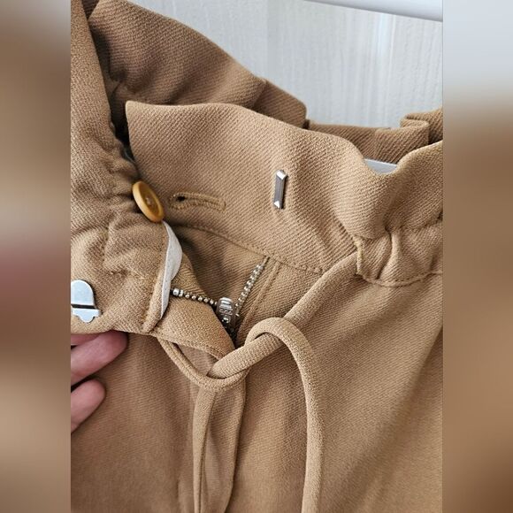 Aritzia Wilfred Kari Pant Cropped, paperbag-waist pants Color:Honey Brown SizeXS - Picture 10 of 13